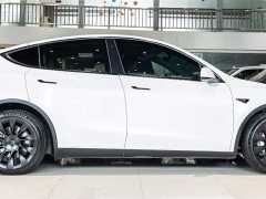 Tesla Model Y 2022 facelift, long-range all-wheel drive version - фото 4