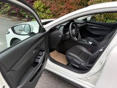 Audi Mazda3 Angkesela 2023 2.0L Automatic Premium Edition - фото 10