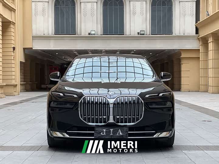 BMW 7 735Li Luxury - автомобиль из Китая