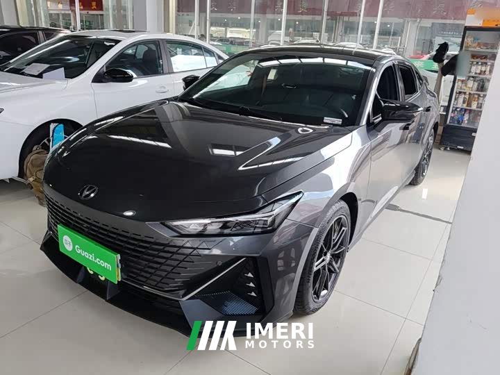 Changan UNI-V 1.5T Premium Version - автомобиль из Китая