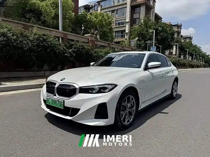 BMW i3 eDrive 35 L - автомобиль из Китая