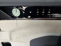 Zeekr 009 EditionAWD 108kWh - фото 10