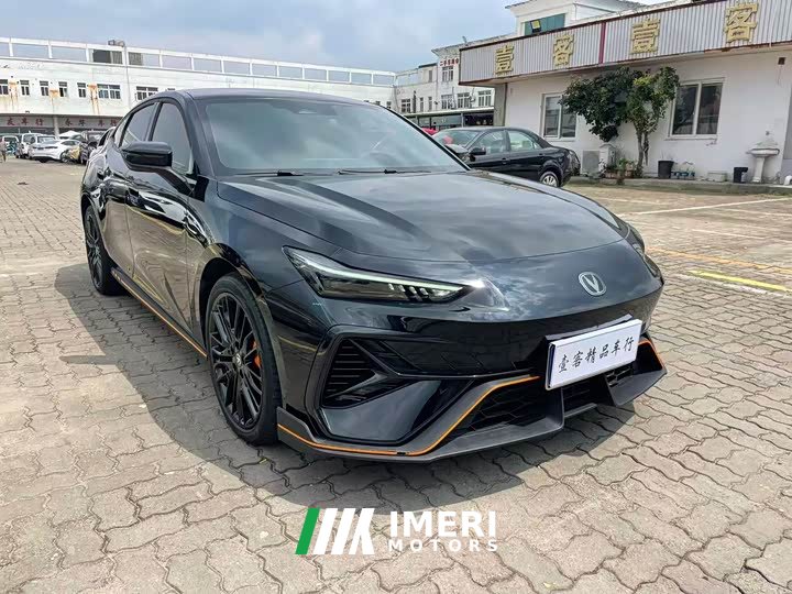 Changan UNI-V 2.0T Version - автомобиль из Китая