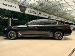 BMW 5 Series facelift 525Li M Sports Package - фото 12