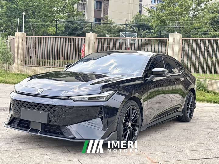 Changan UNI-V 1.5T Premium Version - автомобиль из Китая