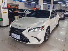 Lexus ES 200 Edition - фото 1