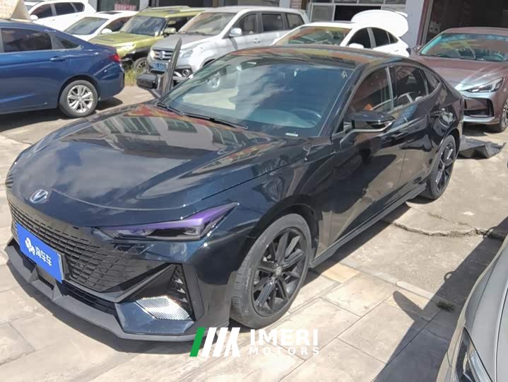 Changan UNI-V 1.5T Premium Version - автомобиль из Китая