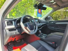Toyota Highlander 2.0T four-wheel drive luxury version 7 seats - фото 16