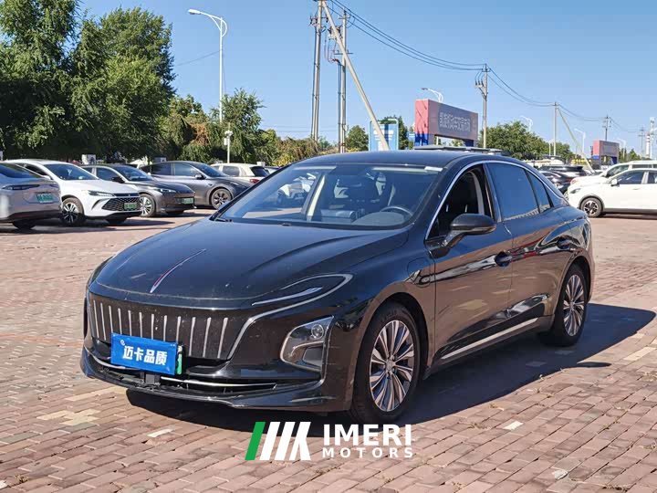 FAW E-QM5 560km PLUS - автомобиль из Китая