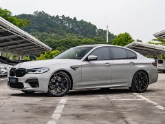 BMW M5 - фото 1