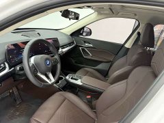 BMW iX1 eDrive25L X - фото 12