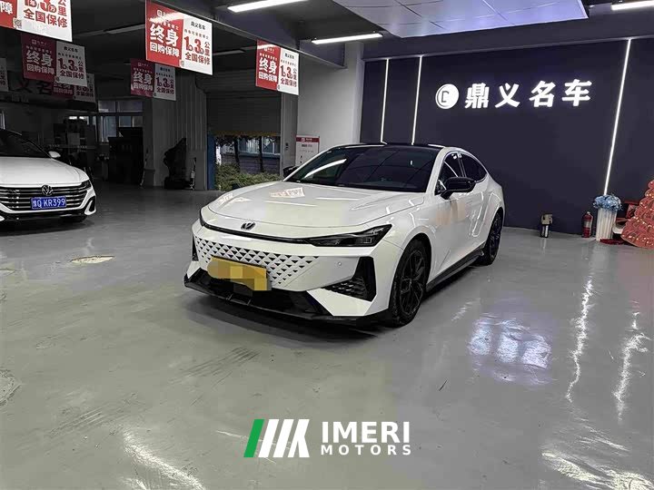 Changan UNI-V 1.5T Premium Version - автомобиль из Китая