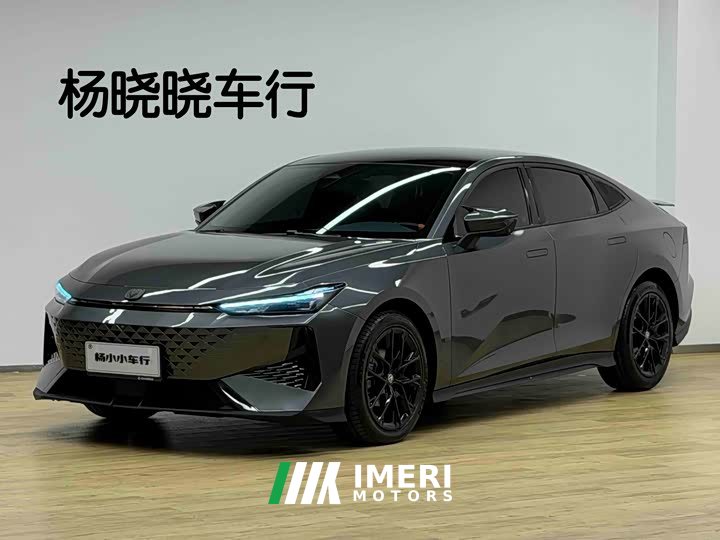 Changan UNI-V 1.5T Premium Version - автомобиль из Китая