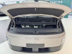 Li Auto MEGA Ultra - фото 5