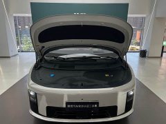 Li Auto i8 Edition - фото 13