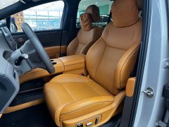 Li Auto i8 Edition - фото 2