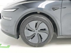 Tesla Model Y Edition - фото 8