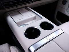 Li Auto MEGA Ultra - фото 12