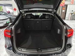 Tesla Model Y Edition - фото 8
