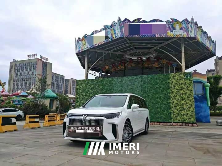 Voyah PHEV AWDPremium Edition - автомобиль из Китая