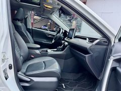 Toyota RAV4 2.0L CVT 2WD Fashion Plus Edition - фото 17