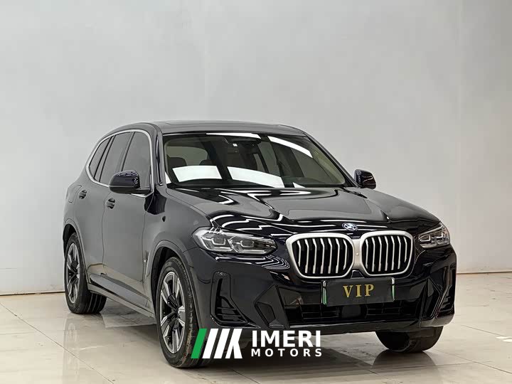 BMW iX3 Version - автомобиль из Китая