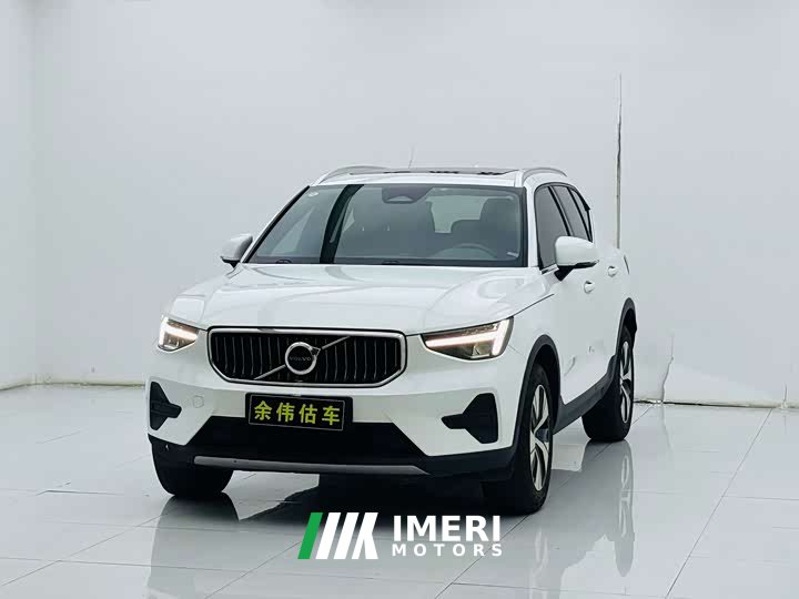 Volvo XC40 B3 Edition - автомобиль из Китая
