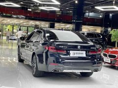 BMW 5 530Li Version M - фото 10