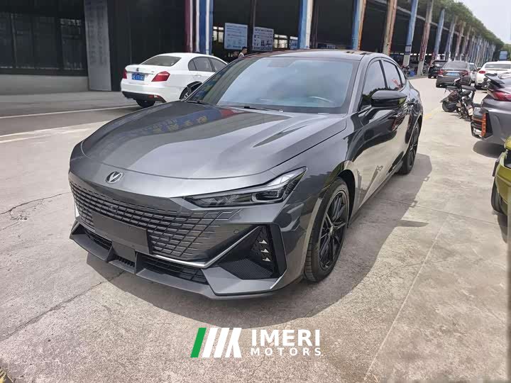 Changan UNI-V 1.5T Edition - автомобиль из Китая