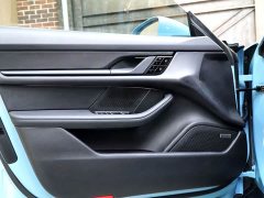 Porsche Taycan 4S - фото 14