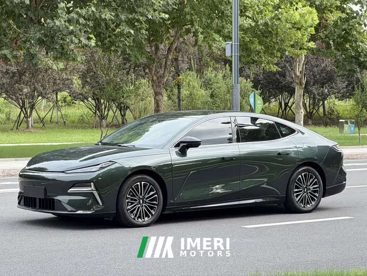 Geely 8 130km EM-i Deluxe Edition - автомобиль из Китая