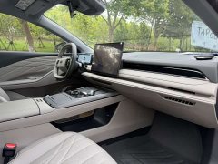 Geely 8 130km EM-i Deluxe Edition - фото 8