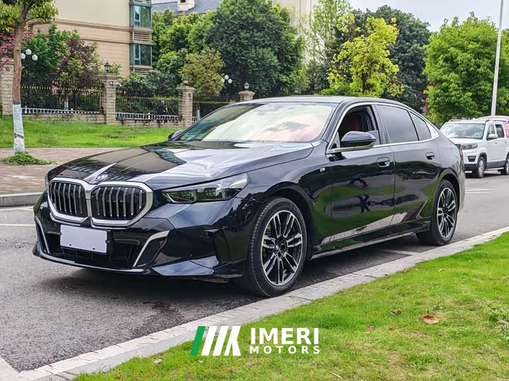 BMW 5 530Li xDrive M - автомобиль из Китая