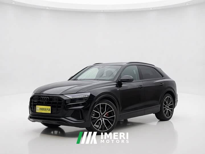 Audi Q8 55 TFSI Deluxe Version