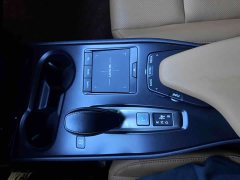Lexus UX 300e Edition - фото 16