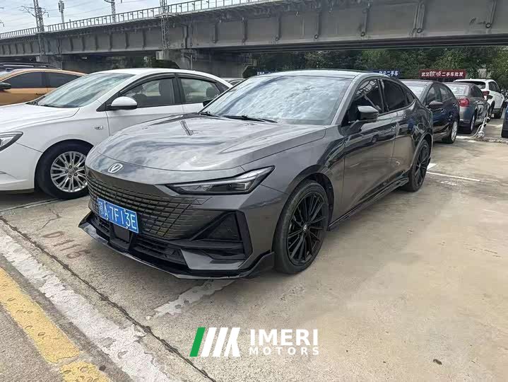 Changan UNI-V 1.5T Edition - автомобиль из Китая