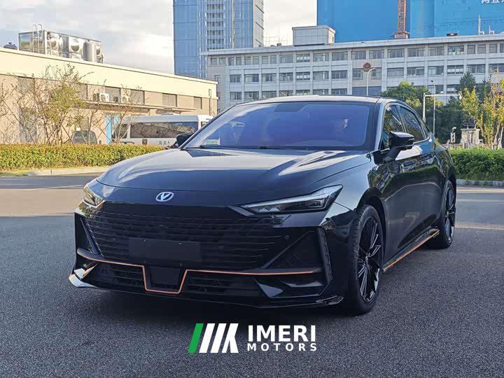 Changan UNI-V 1.5T Deluxe Version - автомобиль из Китая