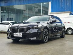 BMW 5 Series 530Li Leading M Sports Package - фото 1
