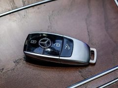 Mercedes-Benz E 260 L - фото 18