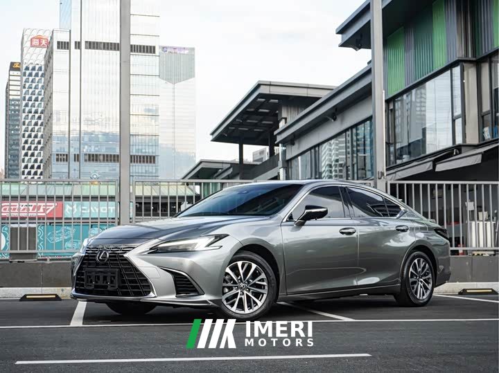 Lexus ES 300h Edition - автомобиль из Китая
