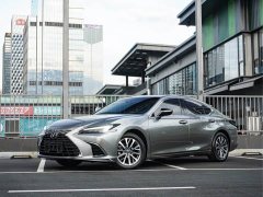 Lexus ES 300h Edition - фото 1