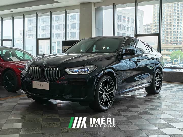 BMW X6 xDrive40i Deluxe Version M - автомобиль из Китая