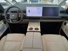 Li Auto MEGA Ultra - фото 18