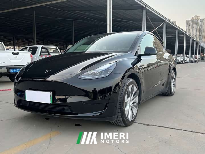 Tesla Model Y Standard Range Edition - автомобиль из Китая