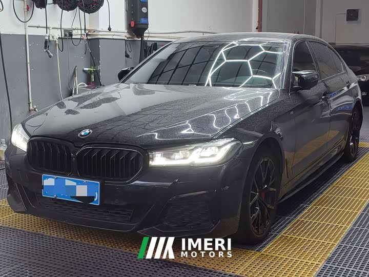 BMW 5 530Li Deluxe Version M - автомобиль из Китая