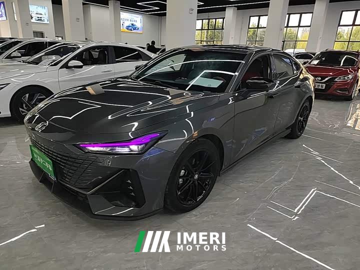 Changan UNI-V 1.5T Version - автомобиль из Китая