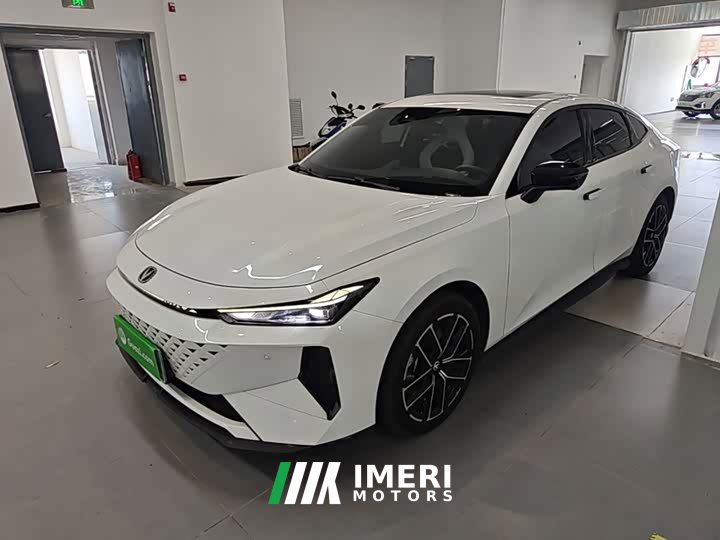 Changan UNI-V iDD 136km Version - автомобиль из Китая