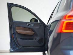 Volvo XC60 B5 AWDLuxury Edition - фото 10