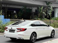 Mercedes-Benz PHEV 2.0L Edition - фото 5