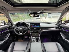 Mercedes-Benz PHEV 2.0L Edition - фото 9